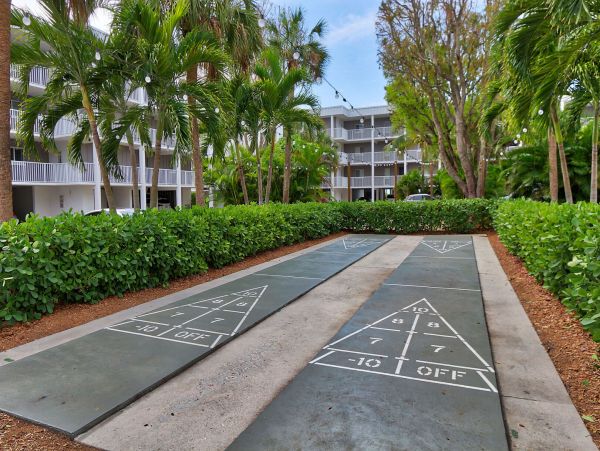 Sanibel Two Bedroom Vacation Condo on Beach - Sleeps Six