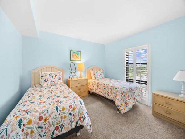 Sanibel 3 Bedroom Vacation Condo on Beach Sleeps 8 Guests Partial View Gulf NEW ARRIVAL
