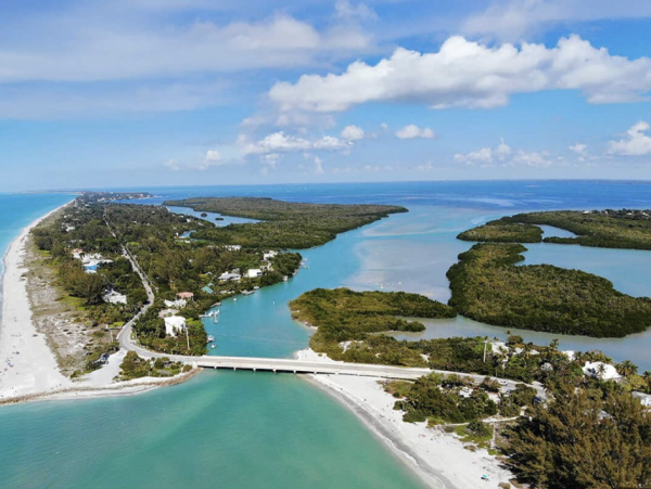 Sanibel 3 Bedroom Vacation Condo on Beach Sleeps 8 Guests Partial View Gulf NEW ARRIVAL