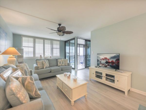 Bright, Breezy, & Just Steps from the Beach - Your Sanibel Escape Awaits