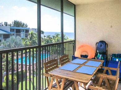 Sanibel Vacation Condo Sleeps Six Guests Partial Gulf Views