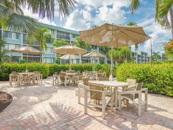 Sanibel Island Vacation Rental | Updated 2-Bedroom Condo with Gulf Views