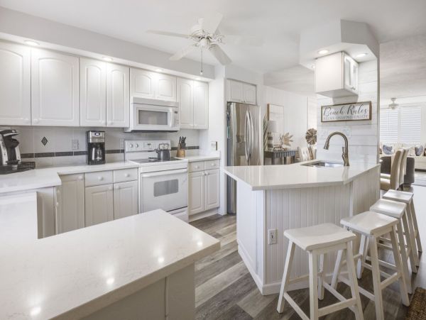 Sanibel Island Vacation Rental | Updated 2-Bedroom Condo with Gulf Views