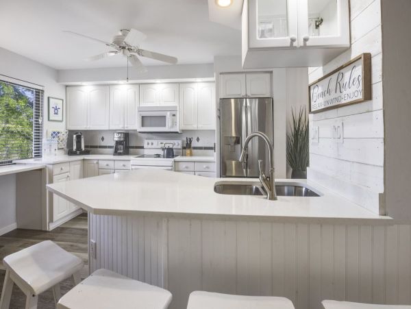 Sanibel Island Vacation Rental | Updated 2-Bedroom Condo with Gulf Views