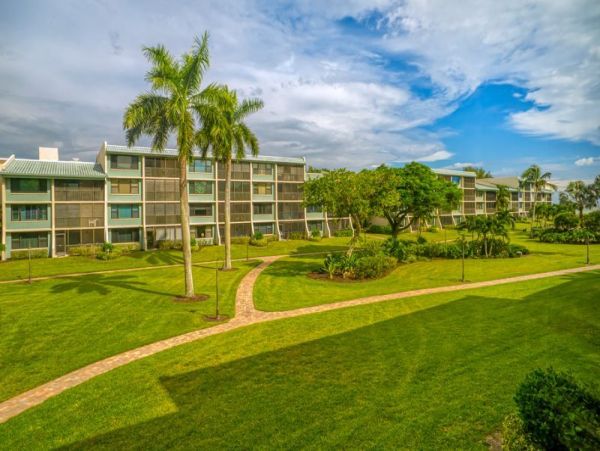Sanibel Island Vacation Rental | Updated 2-Bedroom Condo with Gulf Views