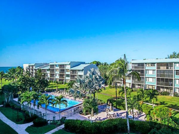 Beach Condo Wonderful Sanibel Location Sleeps 4