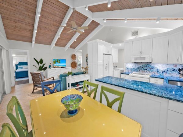 Three Bedroom Captiva Vacation Home with Pool