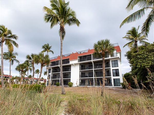 Sanibel 3 Bedroom Gulf Front Vacation Condo Sleeps Eight