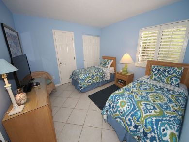 Sanibel Vacation Condo Sleeps Six Guests