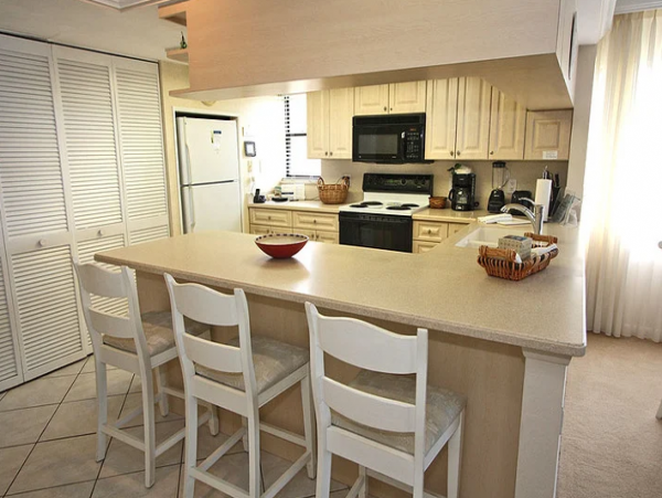 Sanibel Beautiful Condo with Direct Beach Views Sleeps 6