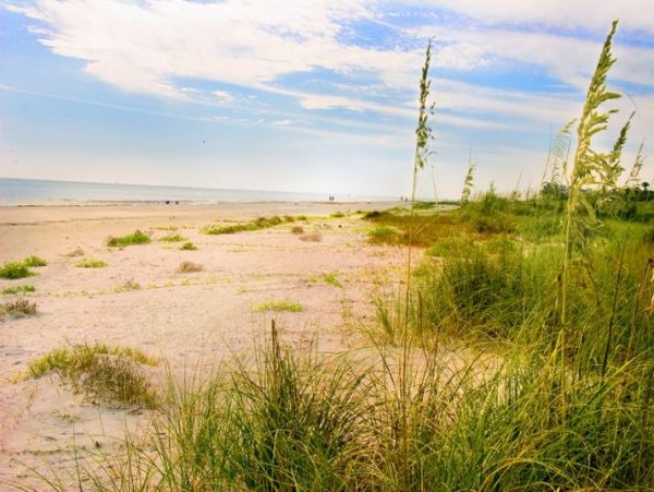 Sanibel Beautiful Condo with Direct Beach Views Sleeps 6