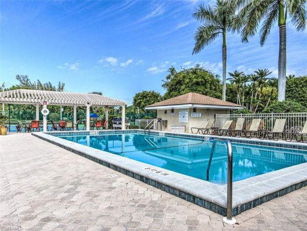 On Beach Sanibel Vacation Condo Two Bedroom Sleeps 6