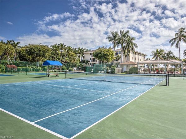 On Beach Sanibel Vacation Condo Two Bedroom Sleeps 6