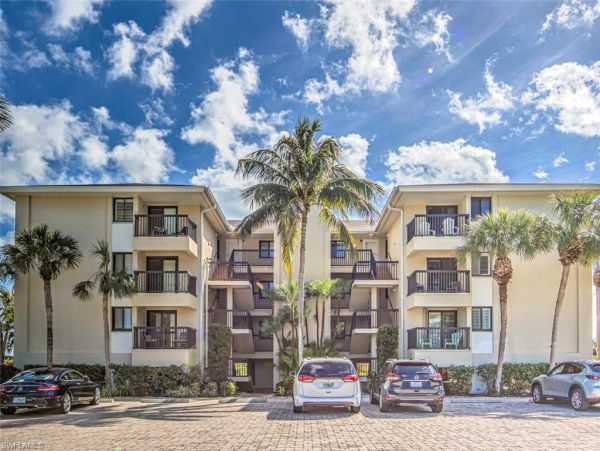 On Beach Sanibel Vacation Condo Two Bedroom Sleeps 6