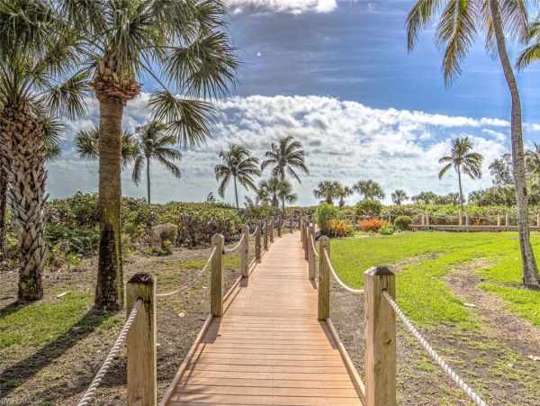On Beach Sanibel Vacation Condo Two Bedroom Sleeps 6
