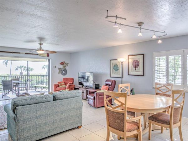 On Beach Sanibel Vacation Condo Two Bedroom Sleeps 6
