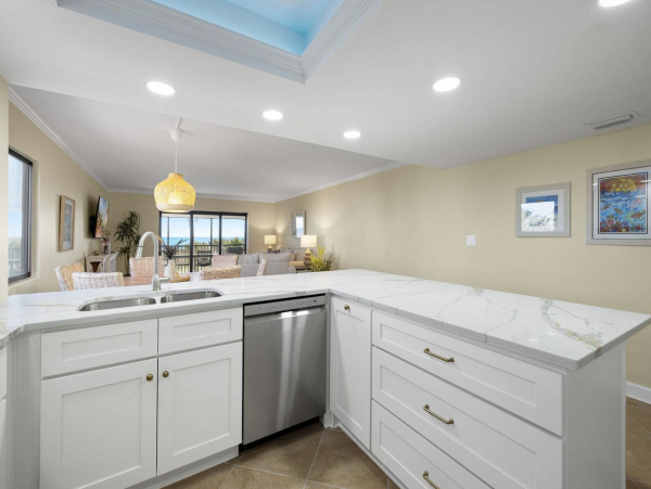 Luxury Sanibel Island Beachfront Vacation Condo