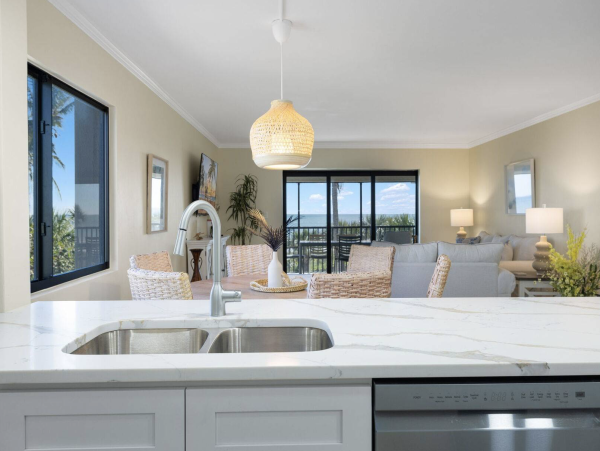 Luxury Sanibel Island Beachfront Vacation Condo