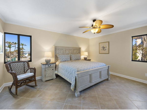 Luxury Sanibel Island Beachfront Vacation Condo