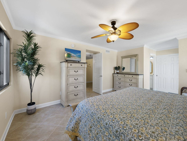 Luxury Sanibel Island Beachfront Vacation Condo