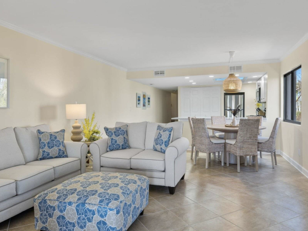 Luxury Sanibel Island Beachfront Vacation Condo