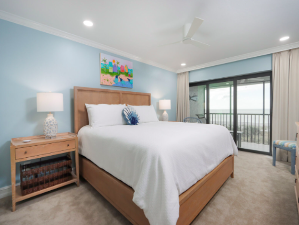 Gulf-Front Sanibel Island Retreat: Charming Condo with Stunning Views