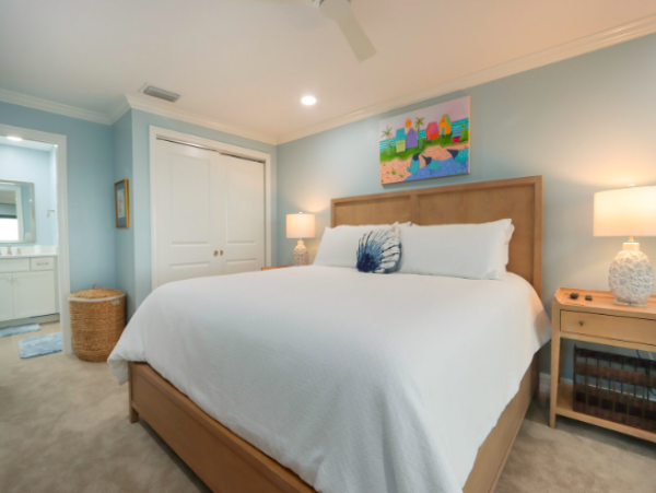Gulf-Front Sanibel Island Retreat: Charming Condo with Stunning Views