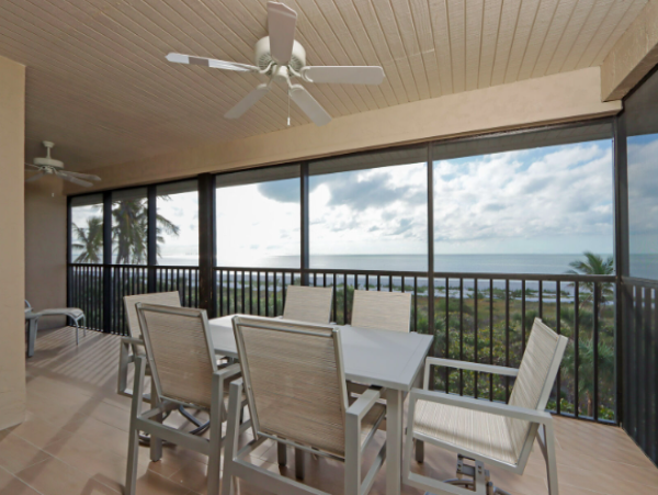 Gulf-Front Sanibel Island Retreat: Charming Condo with Stunning Views