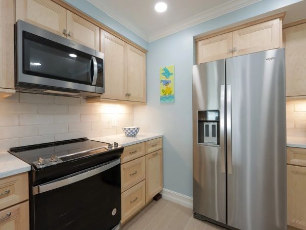 Gulf-Front Sanibel Island Retreat: Charming Condo with Stunning Views