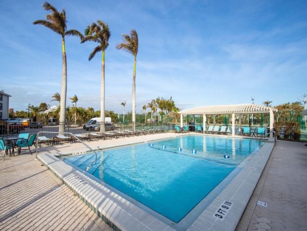 Gulf-Front Sanibel Island Retreat: Charming Condo with Stunning Views
