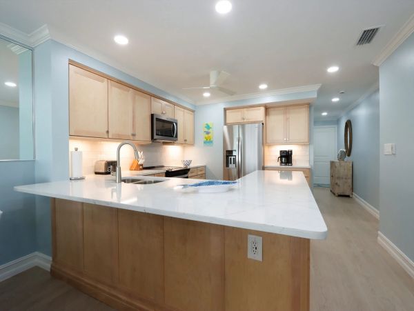 Gulf-Front Sanibel Island Retreat: Charming Condo with Stunning Views