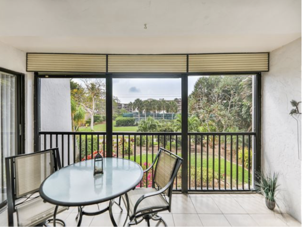 Private Vacation Complex Across the street from Sanibel Beach