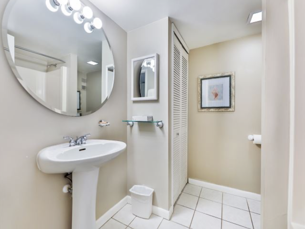 Private Vacation Complex Across the street from Sanibel Beach