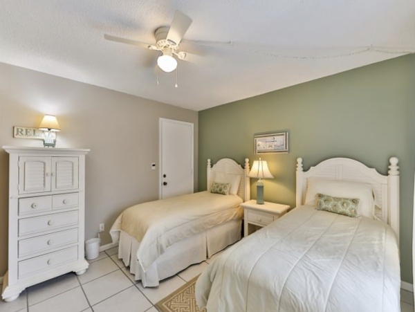 Private Vacation Complex Across the street from Sanibel Beach