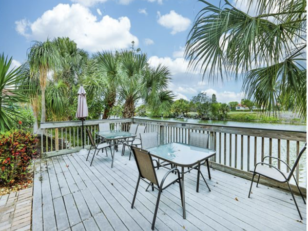 Private Vacation Complex Across the street from Sanibel Beach