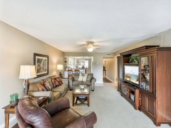 Private Vacation Complex Across the street from Sanibel Beach