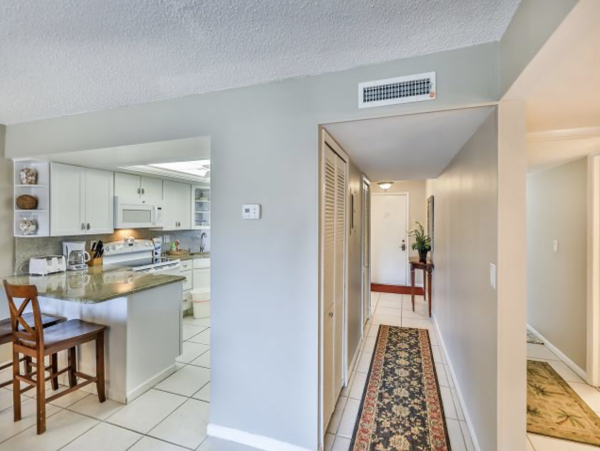 Private Vacation Complex Across the street from Sanibel Beach