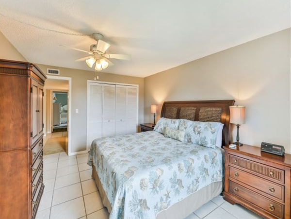 Private Vacation Complex Across the street from Sanibel Beach