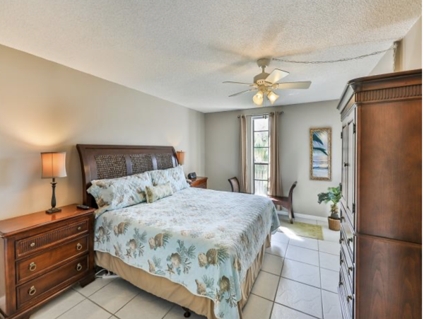 Private Vacation Complex Across the street from Sanibel Beach