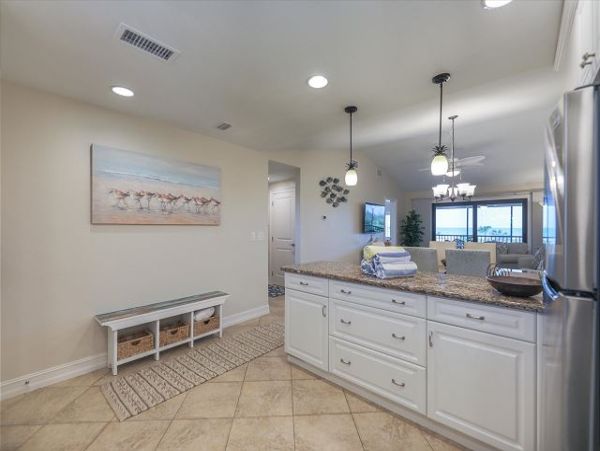 Beachfront Bliss with Gulf Views - Perfect Island Getaway