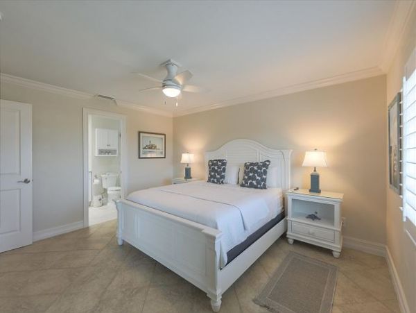 Beachfront Bliss with Gulf Views - Perfect Island Getaway