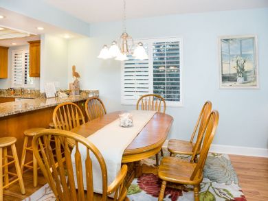 Dining Area with Seating for Six