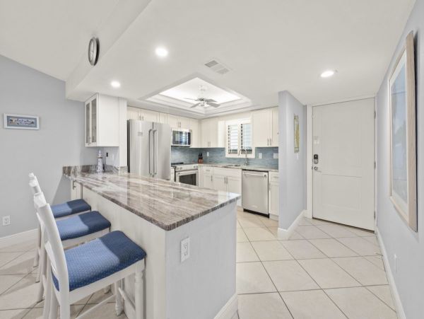 Beautiful Sanibel 2 Bedroom Vacation Condo Sleeps Six Guests