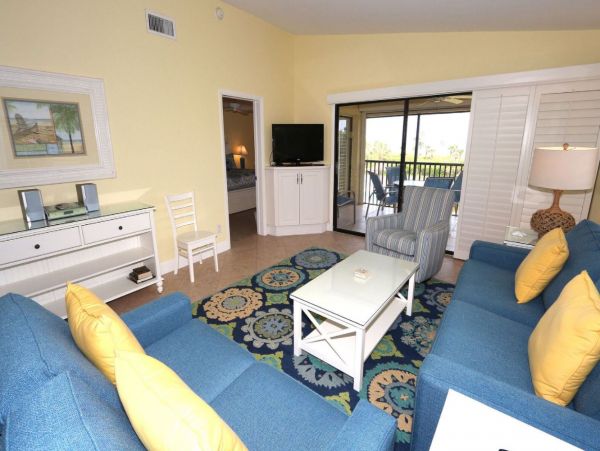 Sanibel Vacation Condo Close to Beach Communal Pool