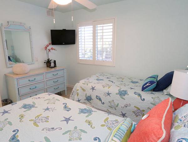 Sanibel Island Vacation Beach Condo Sleeps Six Guests