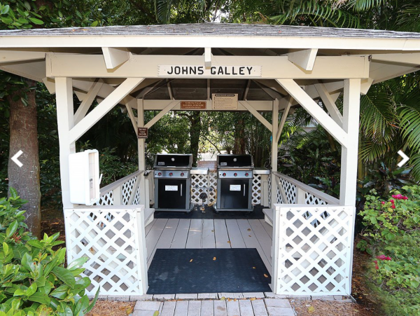On Beach Two Bedroom Condo in Sanibel Sleeps Four Guests