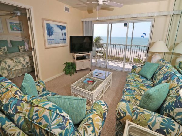 Two Bedroom Condo in Sanibel Sleeps Six Guests