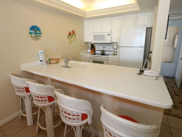 Two Bedroom Condo in Sanibel Sleeps Six Guests