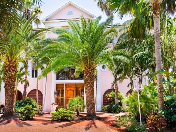 Captiva Beach Vacation Home with Guest House and Pool