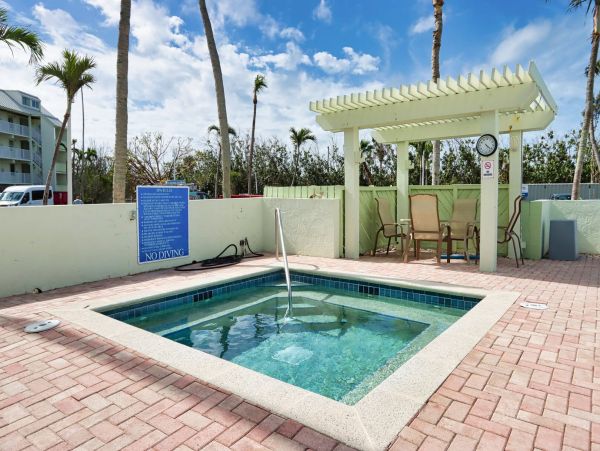Lovely Vacation Condo with Bay View in Captiva